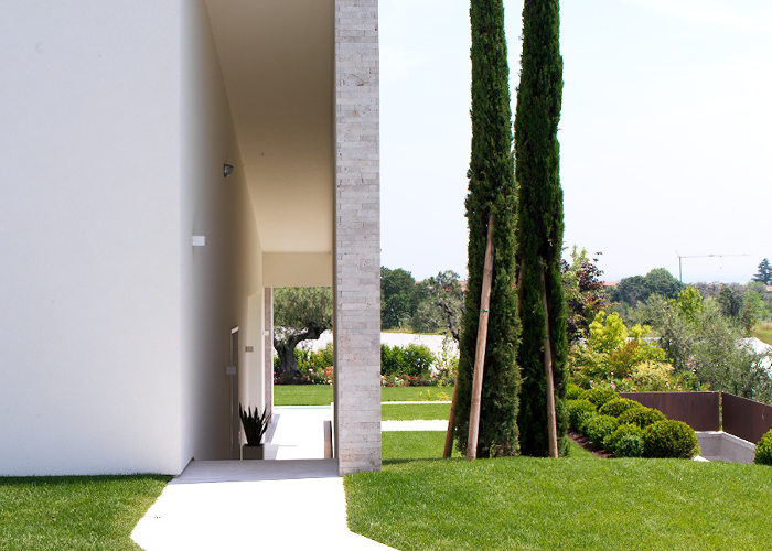 Staff Costruzioni Srl - Realizzazione Villa con piscina Lago di Garda
