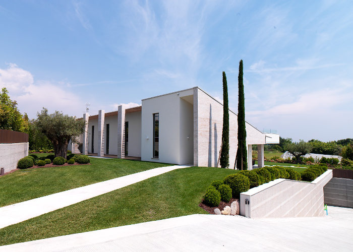 Staff Costruzioni Srl - Realizzazione Villa con piscina Lago di Garda